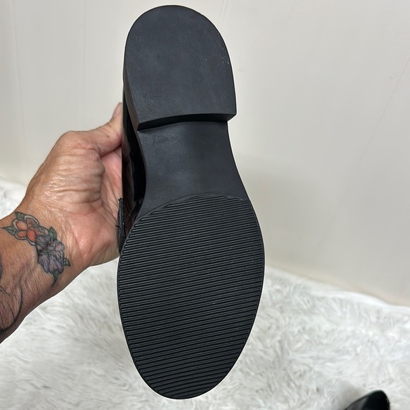 Madden Ambrosee Girl Black Loafers with Gold Accents - Picture 7 of 10